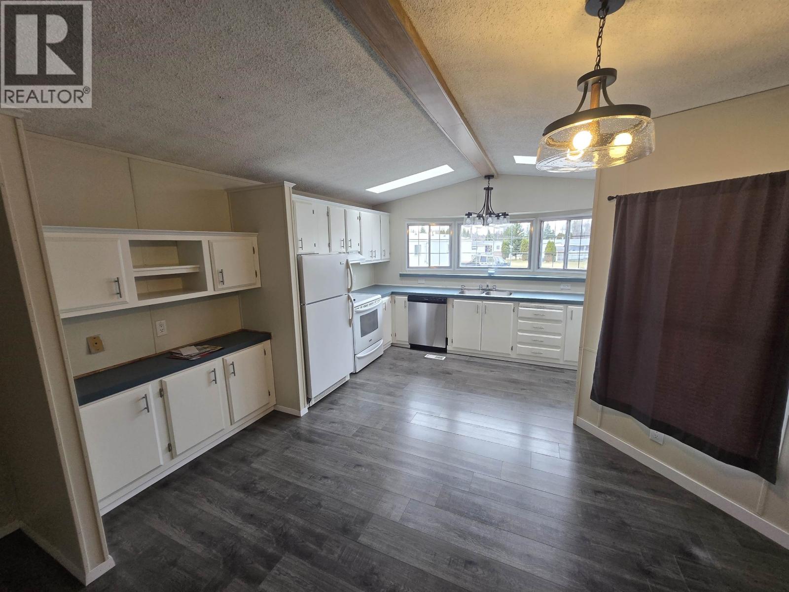 #42 634 ELM STREET - 6