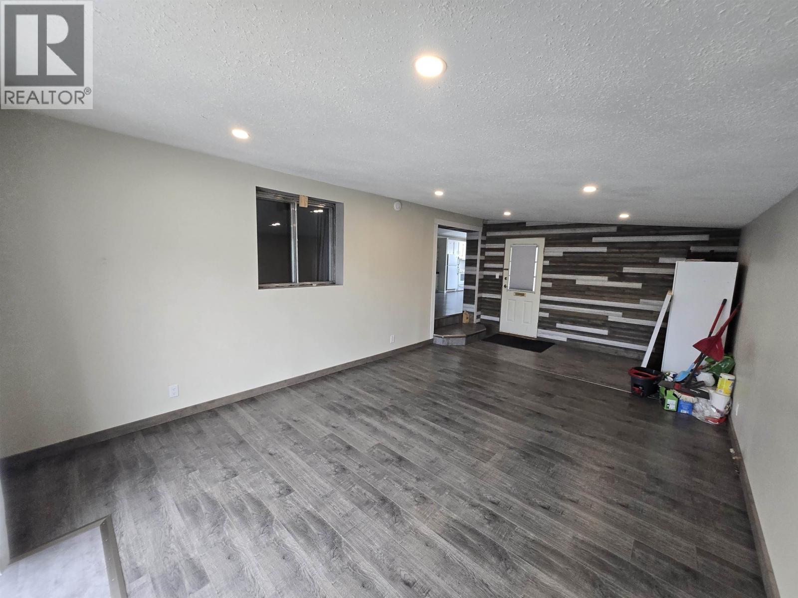 #42 634 ELM STREET - 5