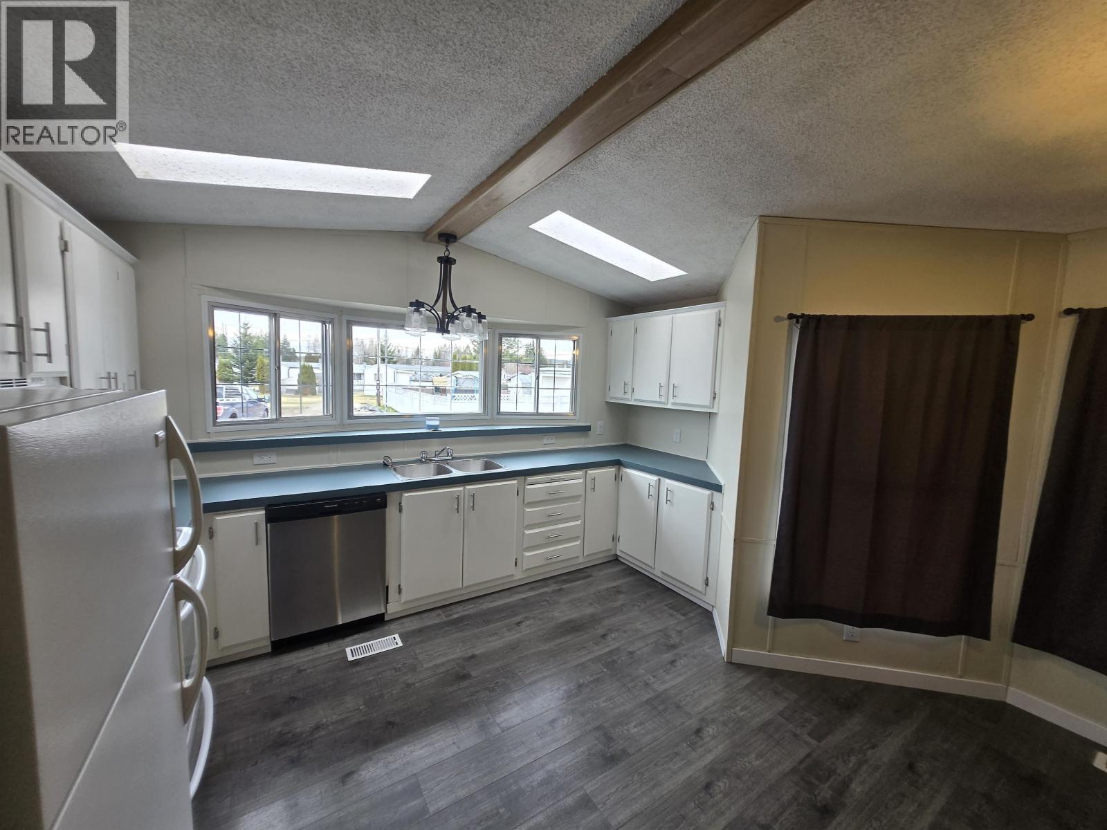 #42 634 ELM STREET - 8