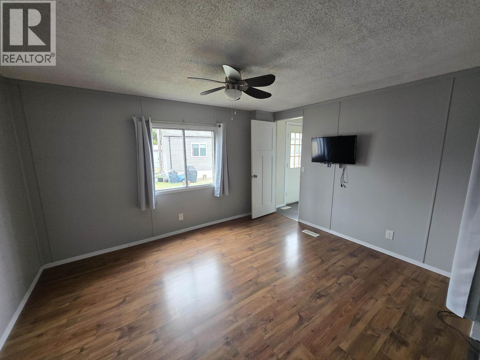 #42 634 ELM STREET - 18