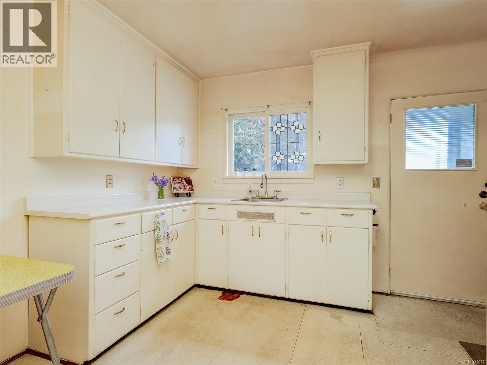 2522 VANCOUVER ST - 10