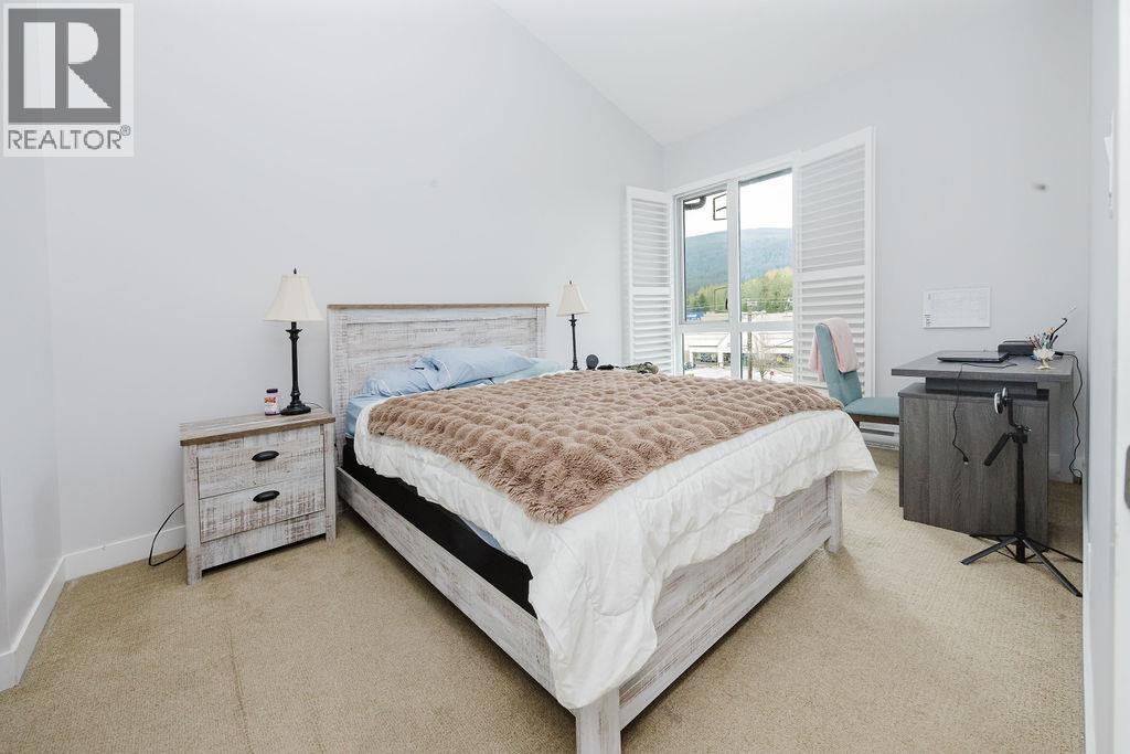 404 875 GIBSONS WAY — photo 11