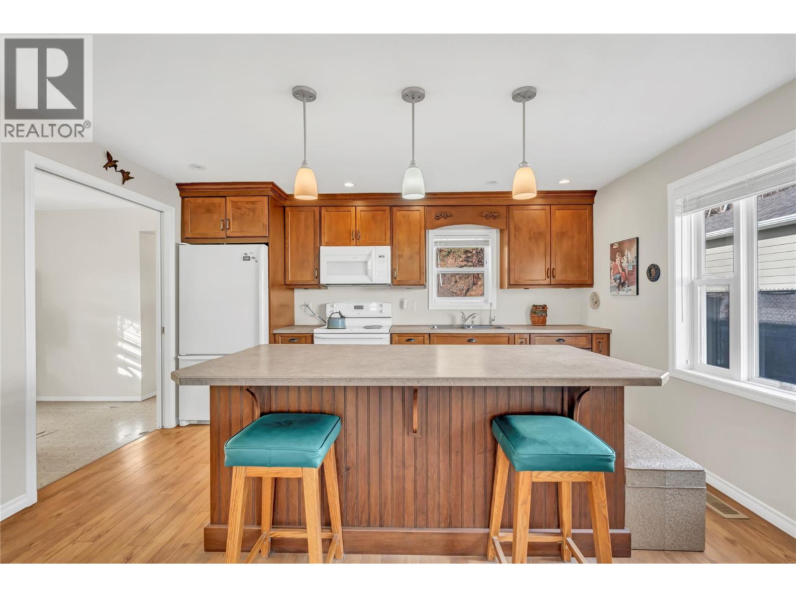 495 AUBURN CRESCENT - 17