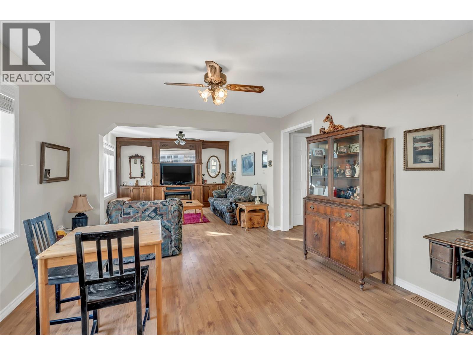 495 AUBURN CRESCENT - 10