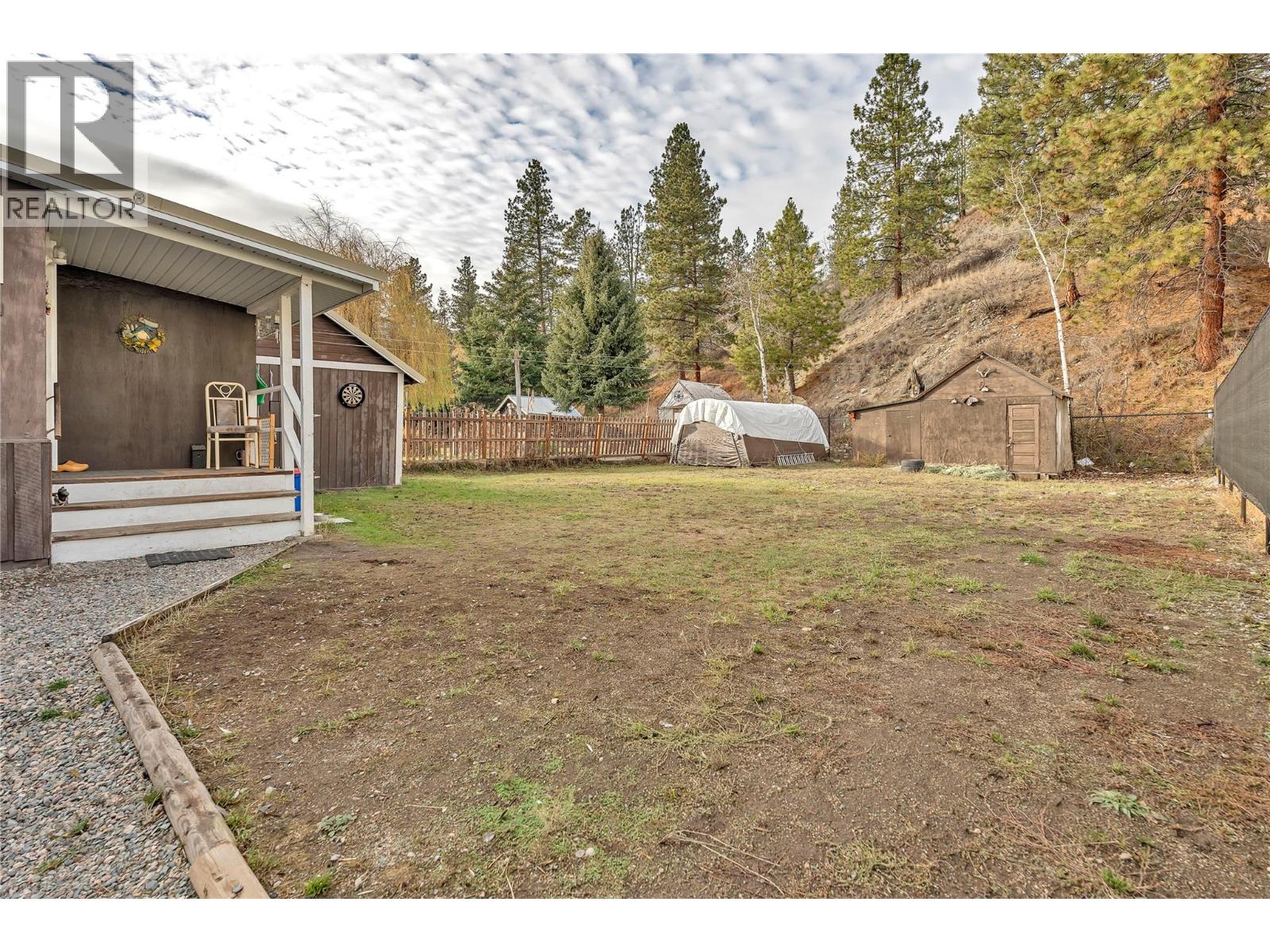 495 AUBURN CRESCENT - 23