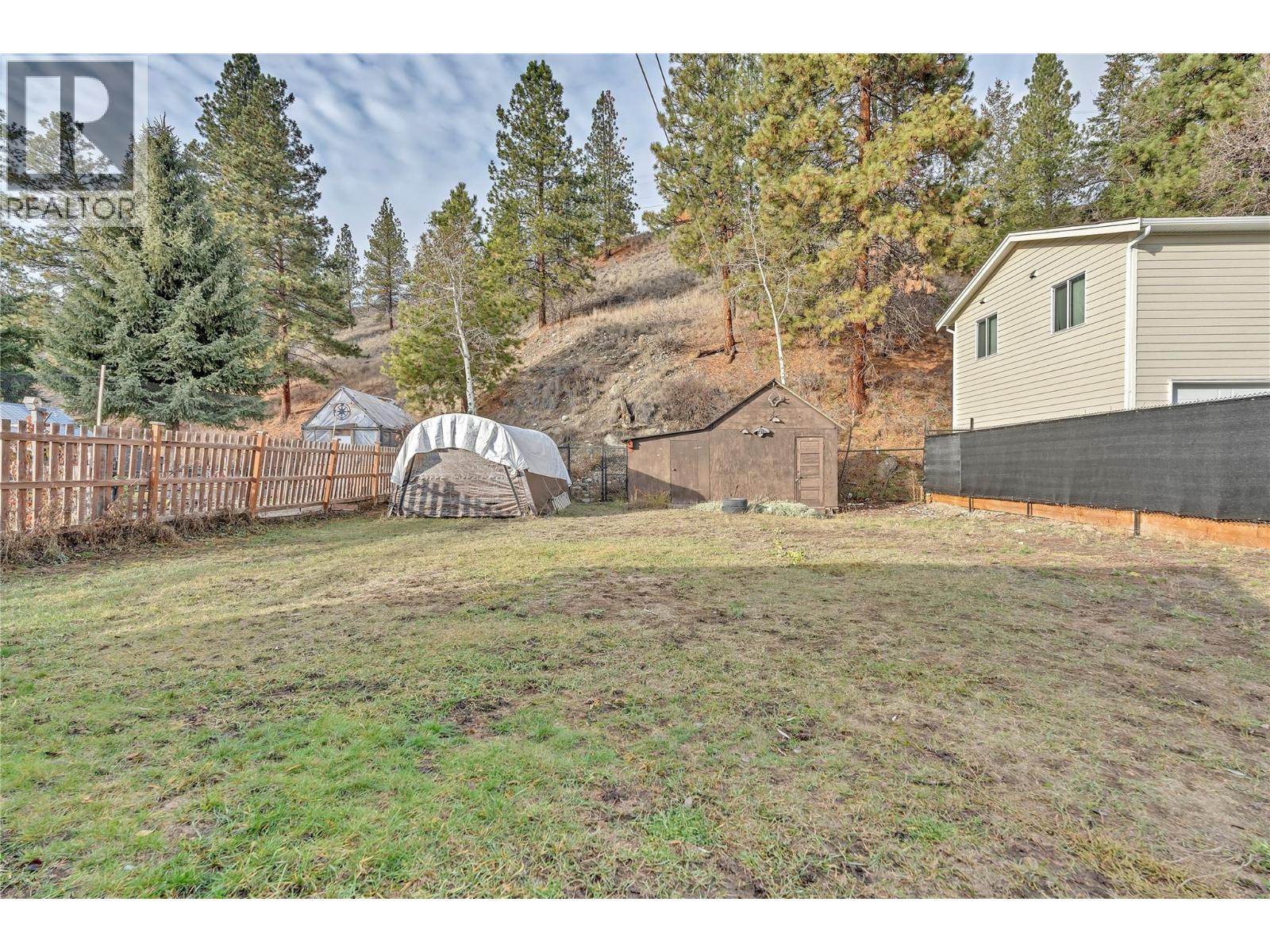 495 AUBURN CRESCENT - 26