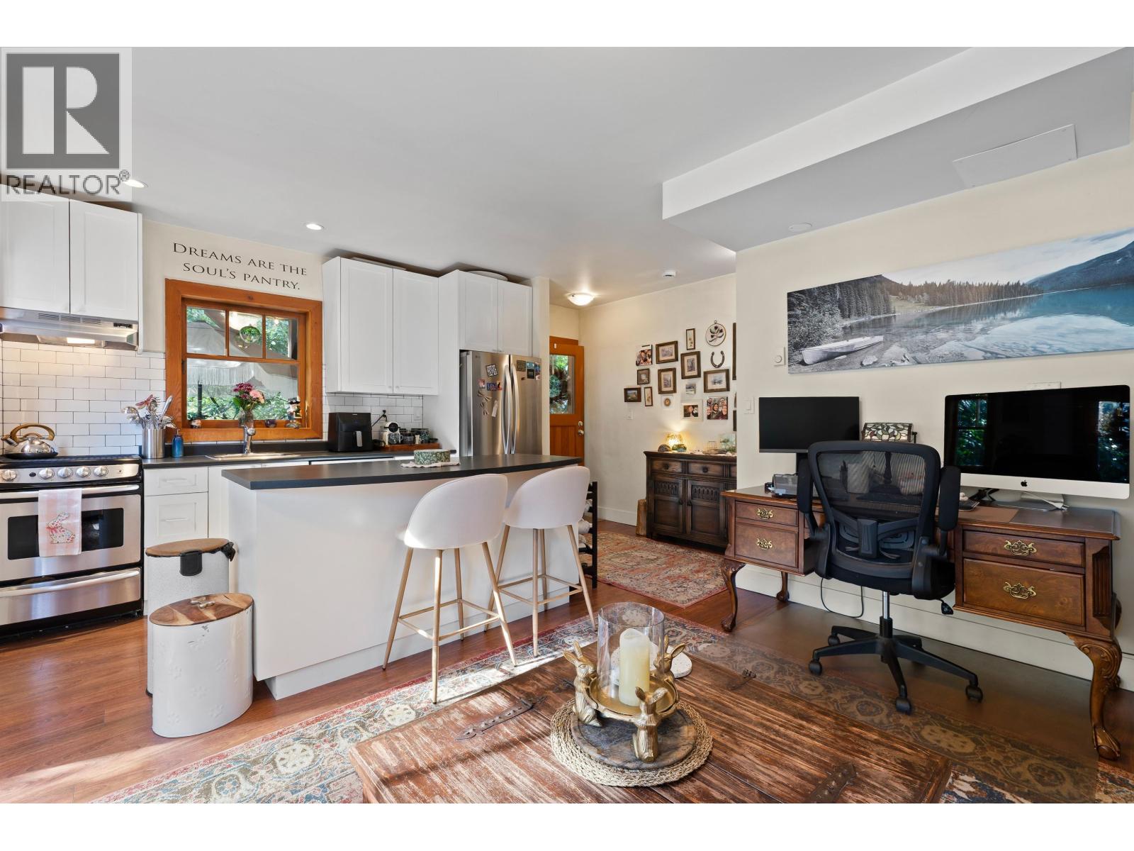 6524 WELLINGTON AVENUE, West Vancouver