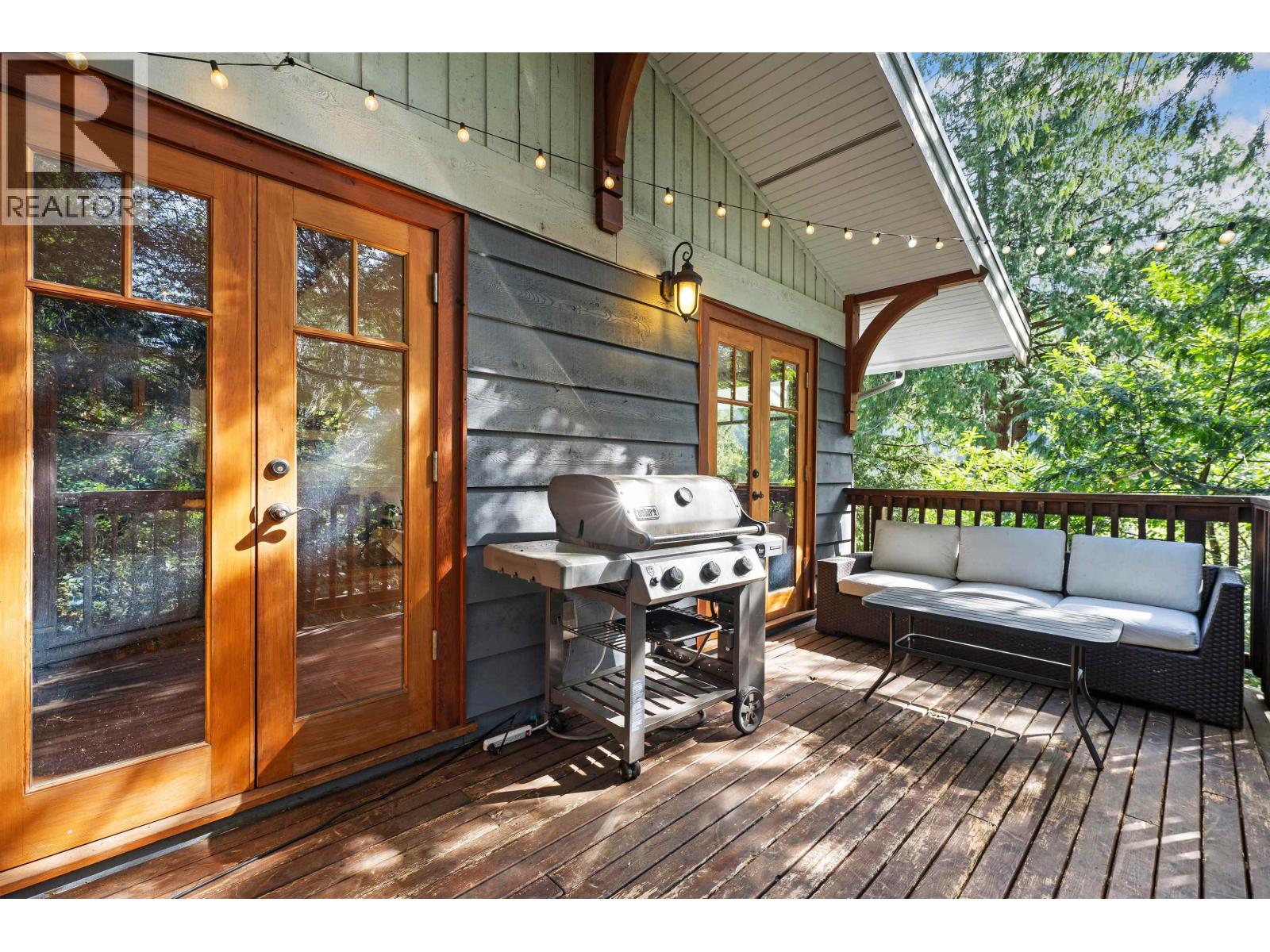 6524 WELLINGTON AVENUE, West Vancouver