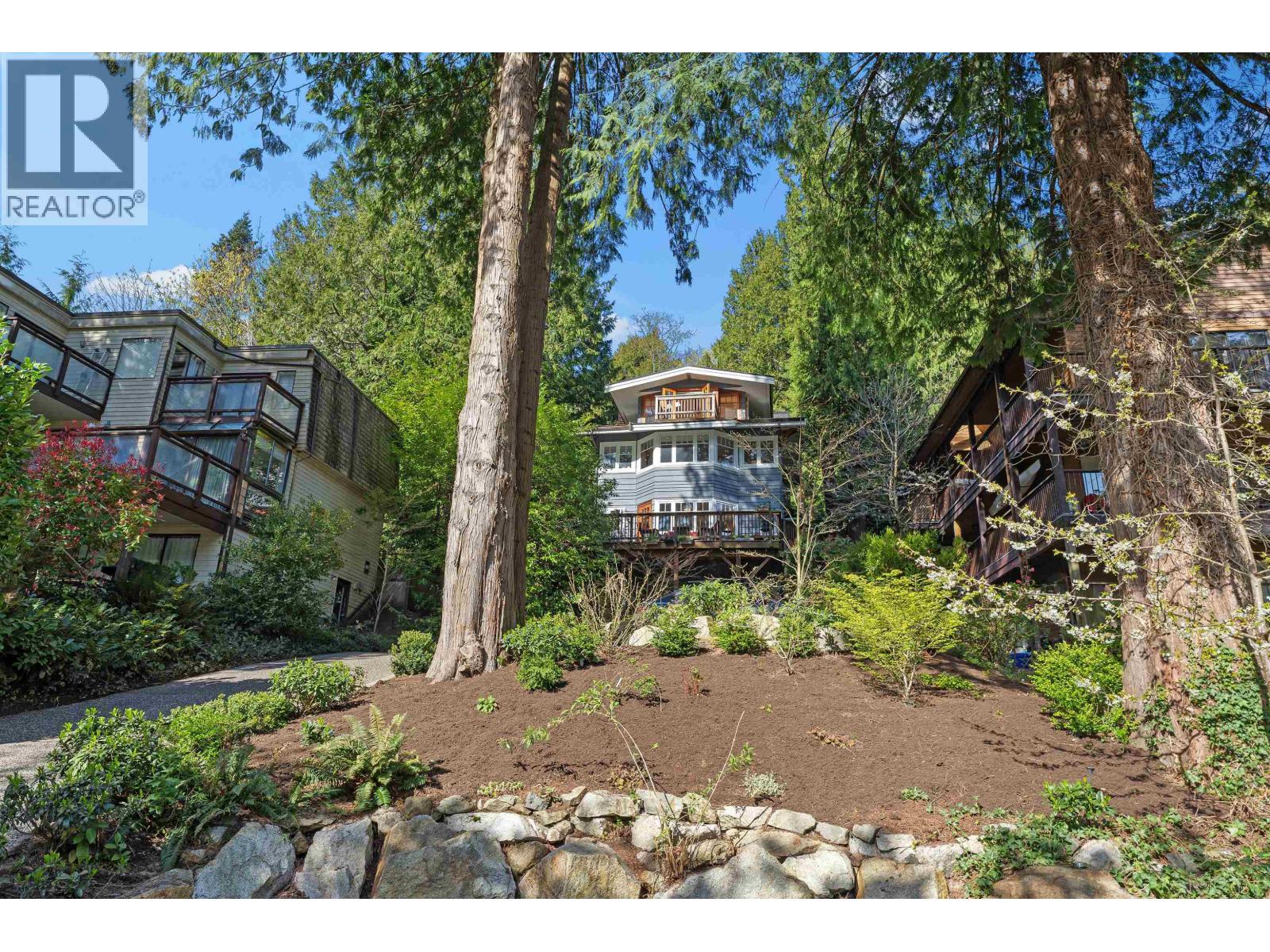 6524 WELLINGTON AVENUE, West Vancouver