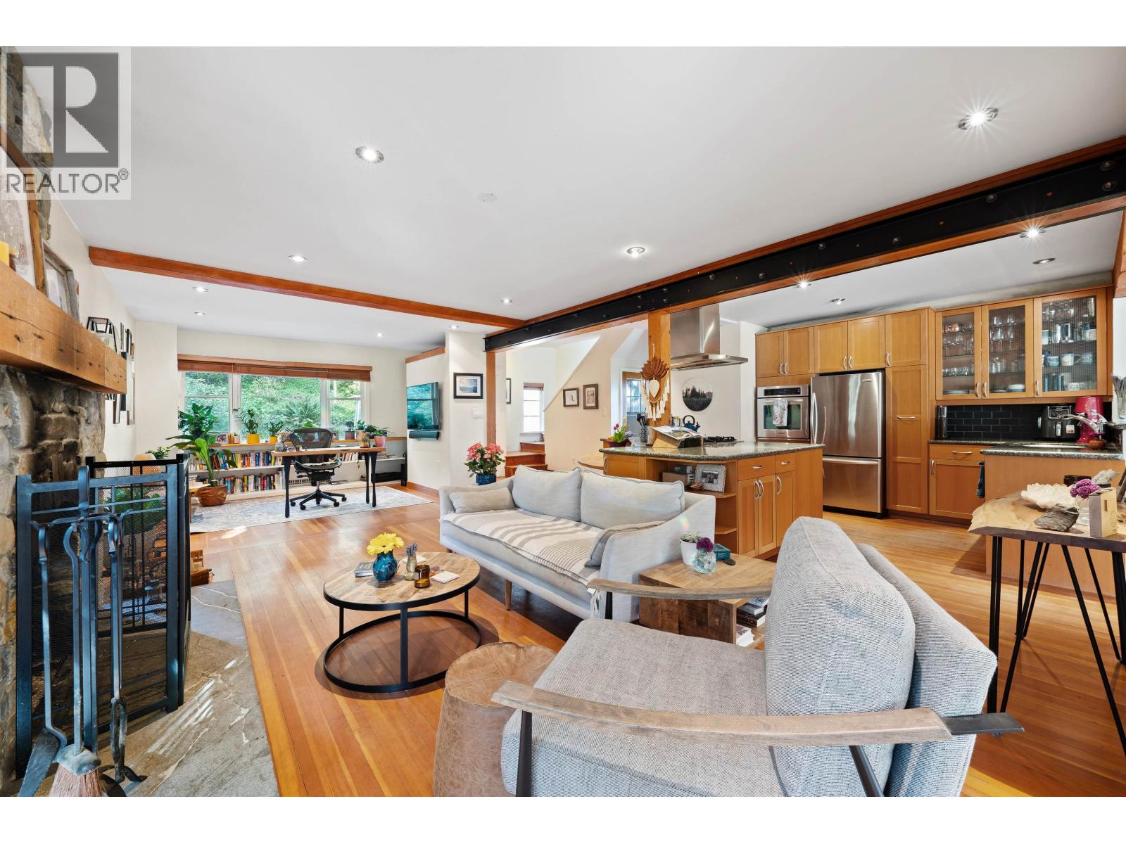 6524 WELLINGTON AVENUE, West Vancouver