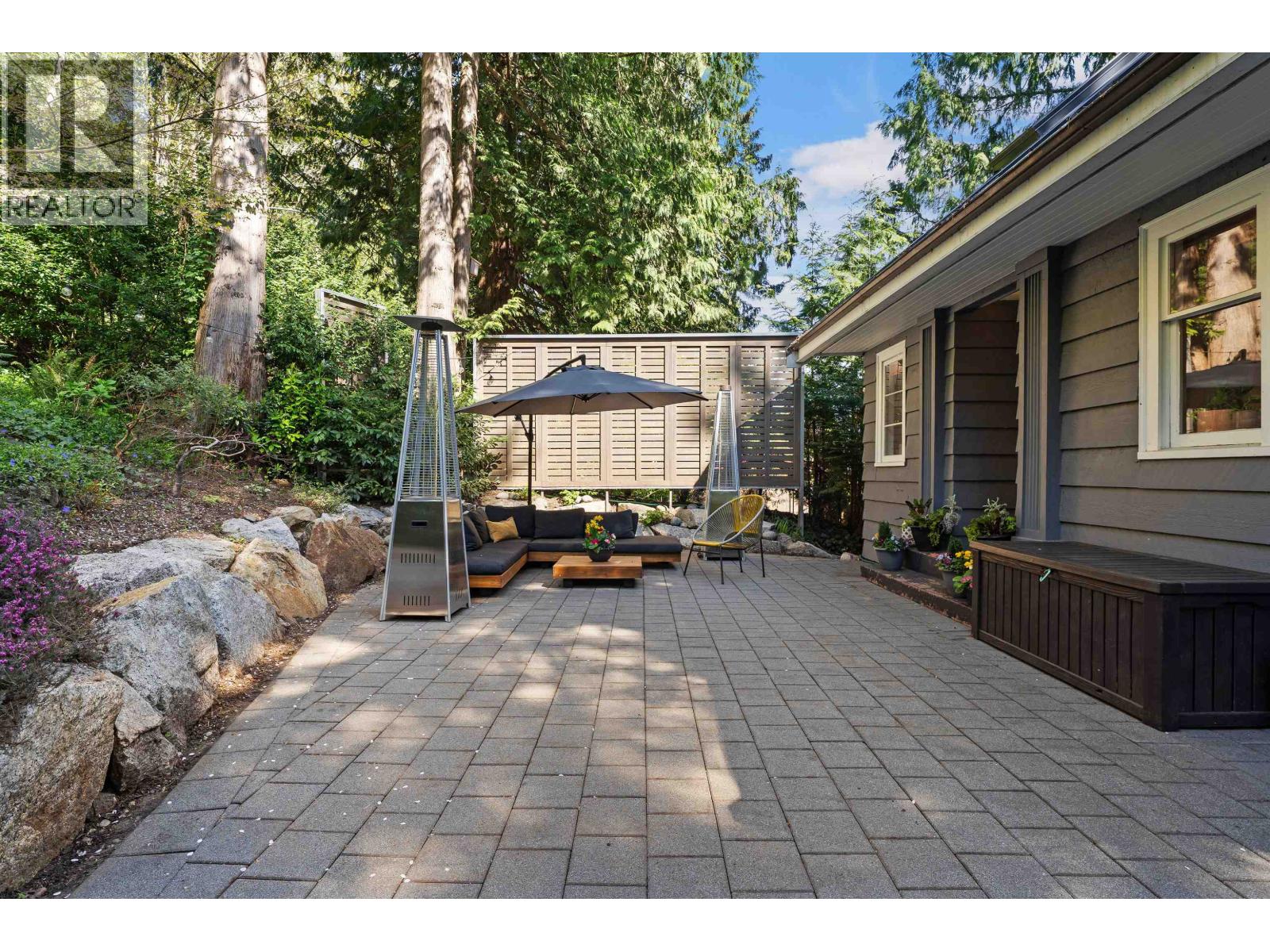 6524 WELLINGTON AVENUE, West Vancouver