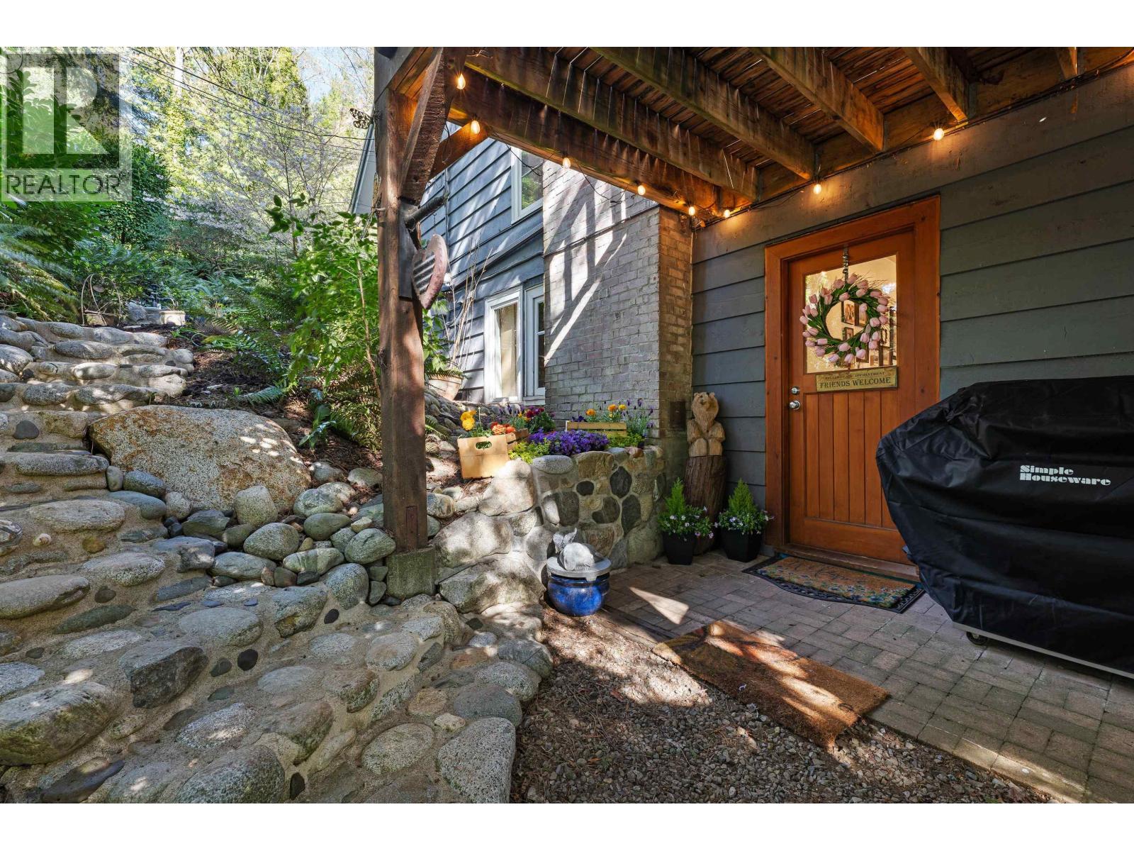 6524 WELLINGTON AVENUE, West Vancouver