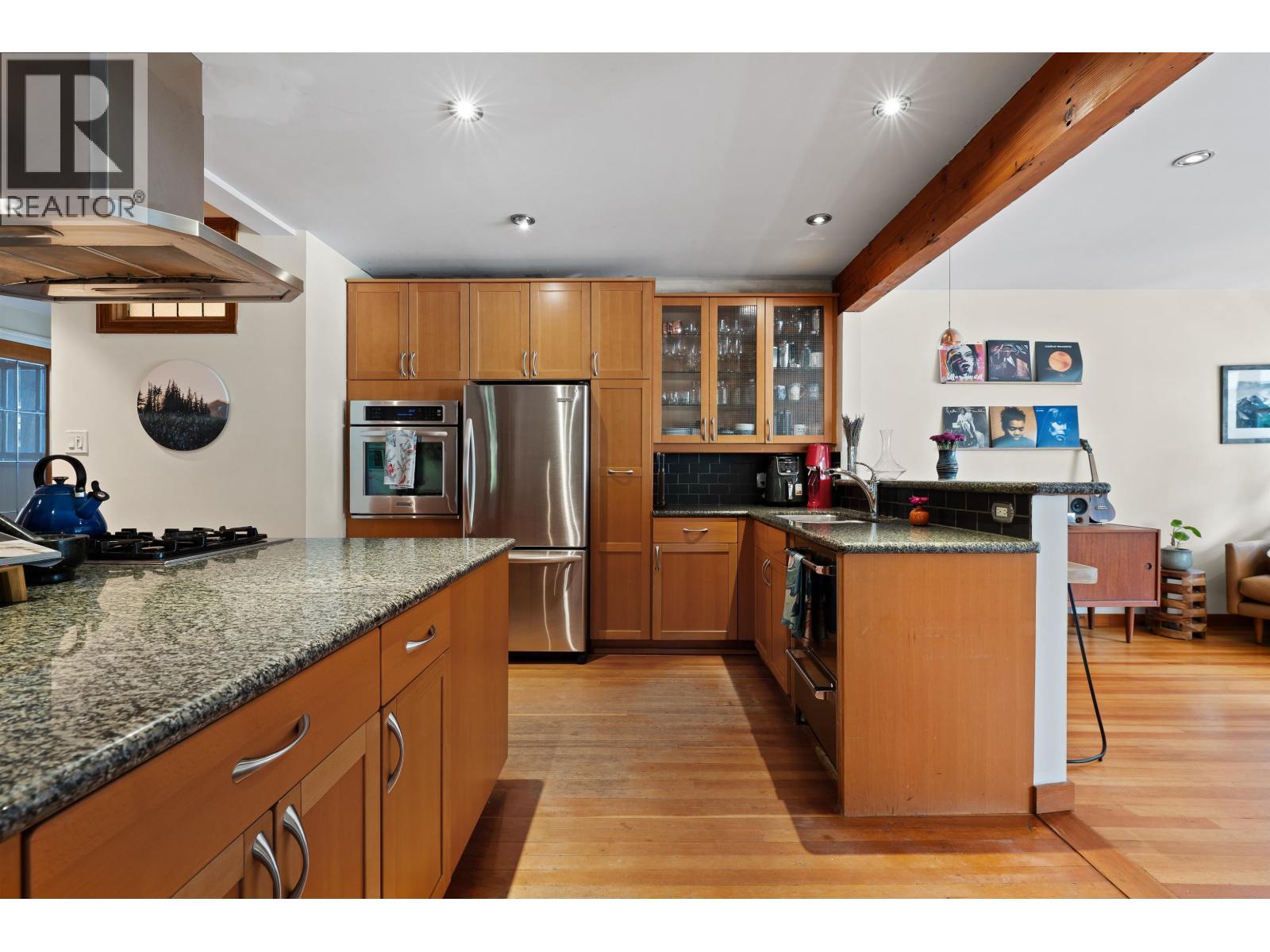 6524 WELLINGTON AVENUE, West Vancouver