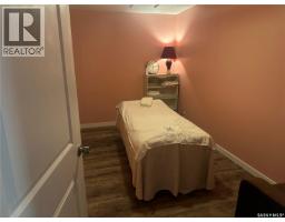 1229 Idylwyld Drive N, Saskatoon, SK S7L1A3 Photo 9