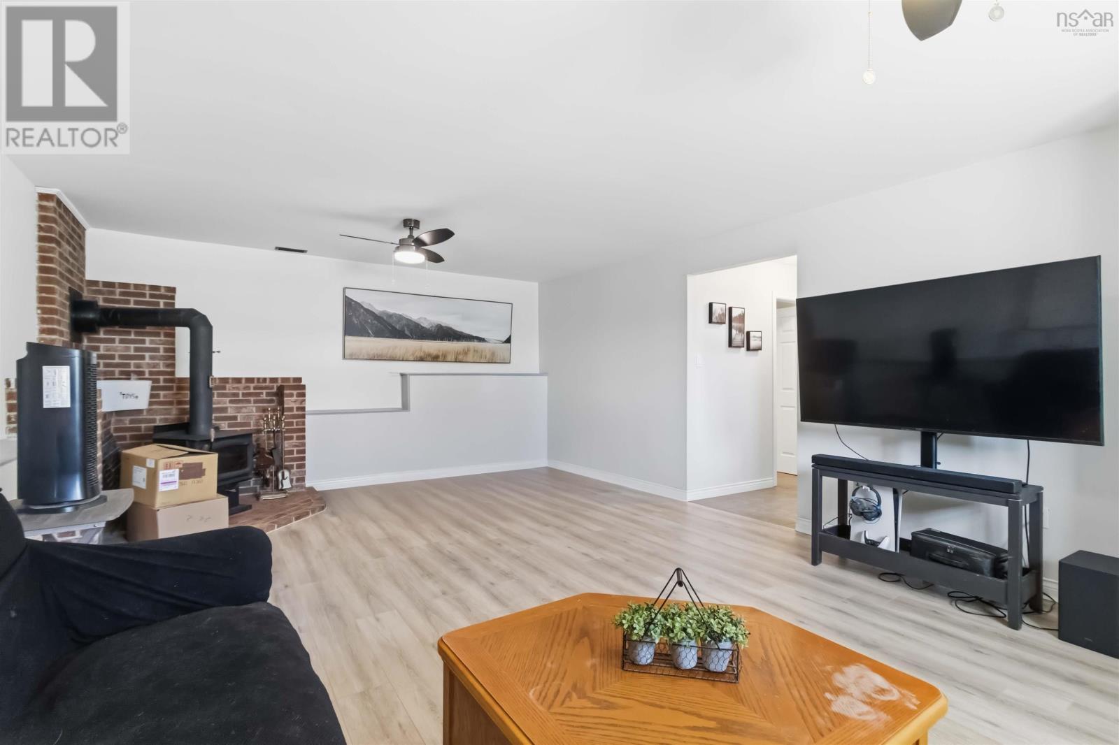 Property 2 of 48 of 6 Rothsay Court