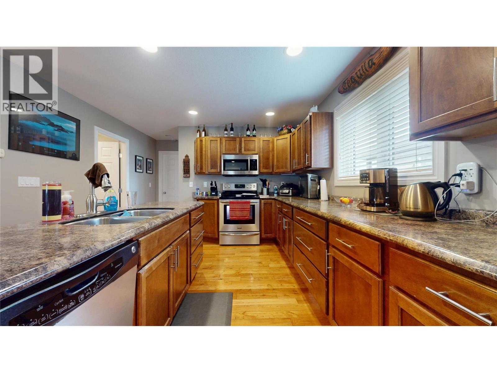 1861 Kelowna Crescent N Unit# A — photo 5