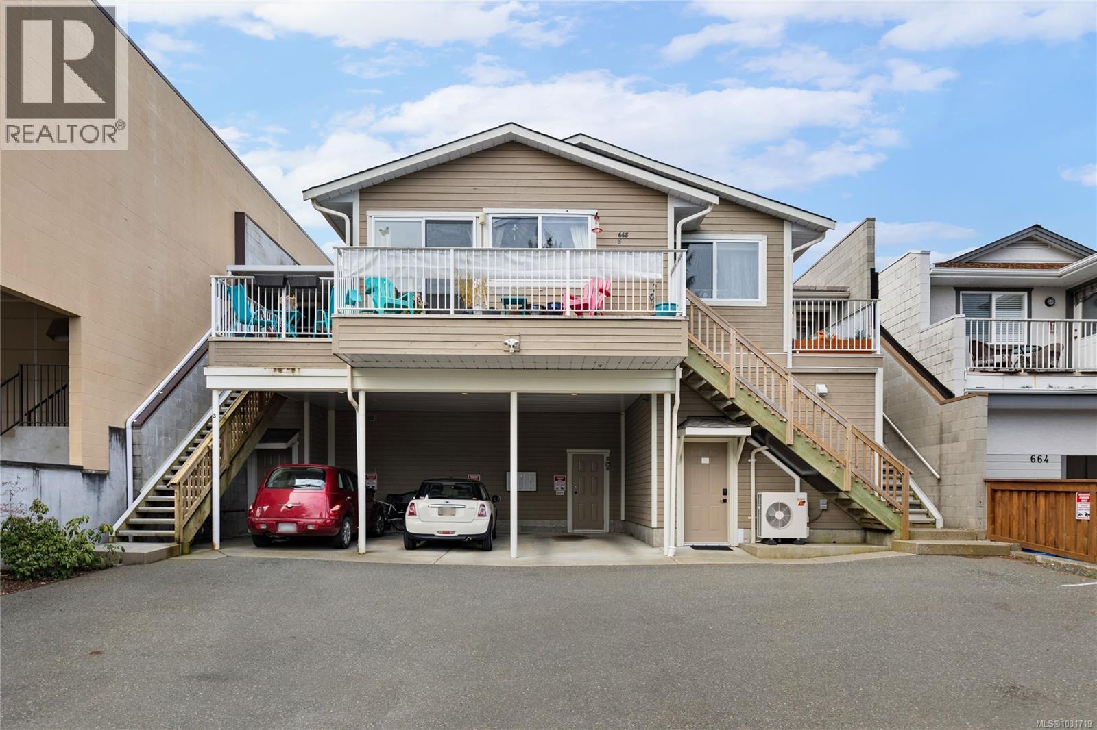 #4 668 BEACH RD - 11