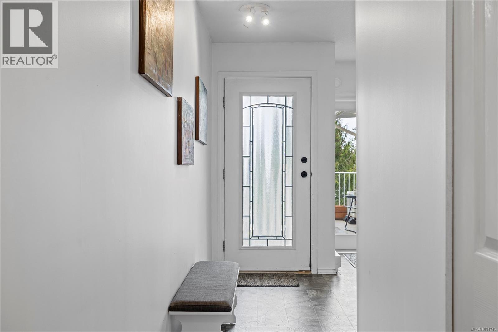 #4 668 BEACH RD - 12