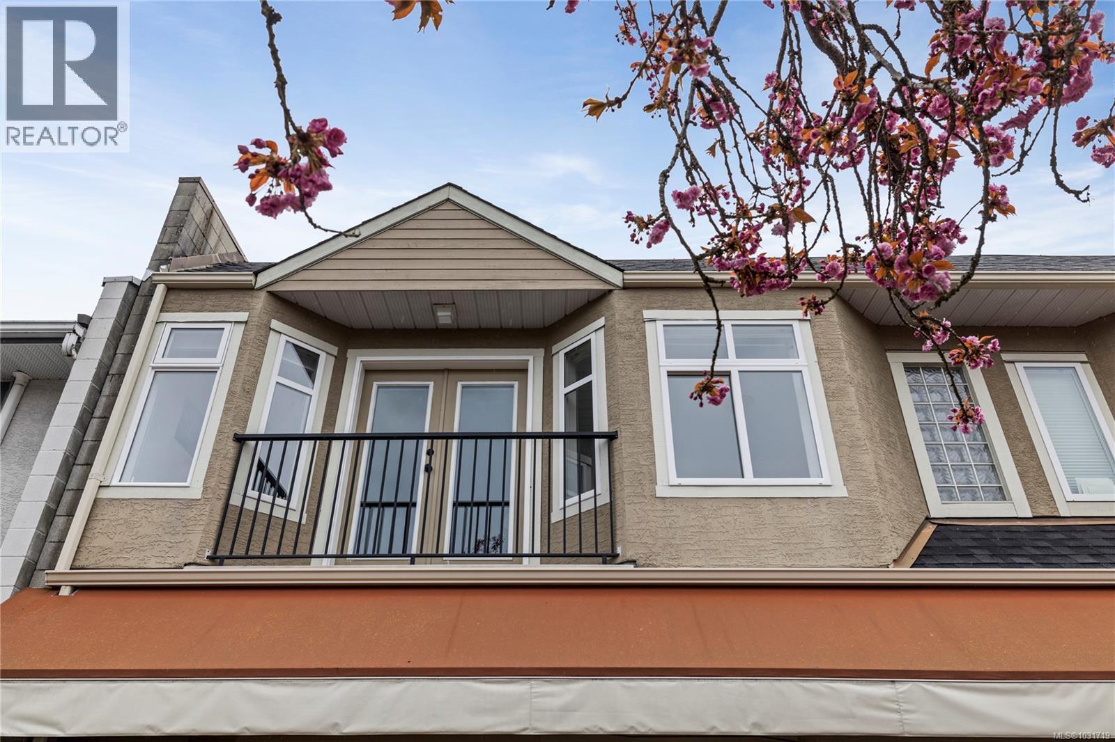 #4 668 BEACH RD - 28