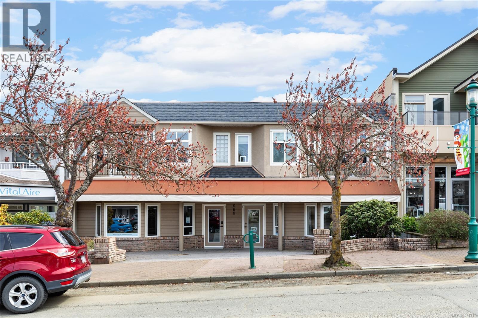 #4 668 BEACH RD - 30