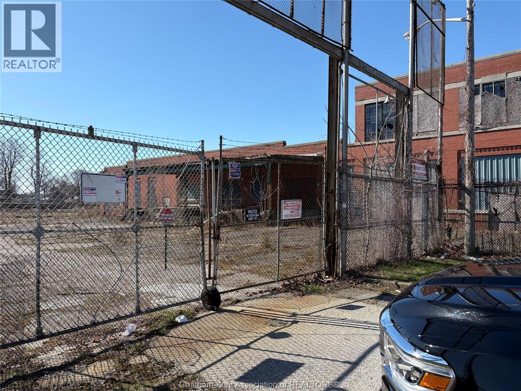 240 RALEIGH STREET — photo 3