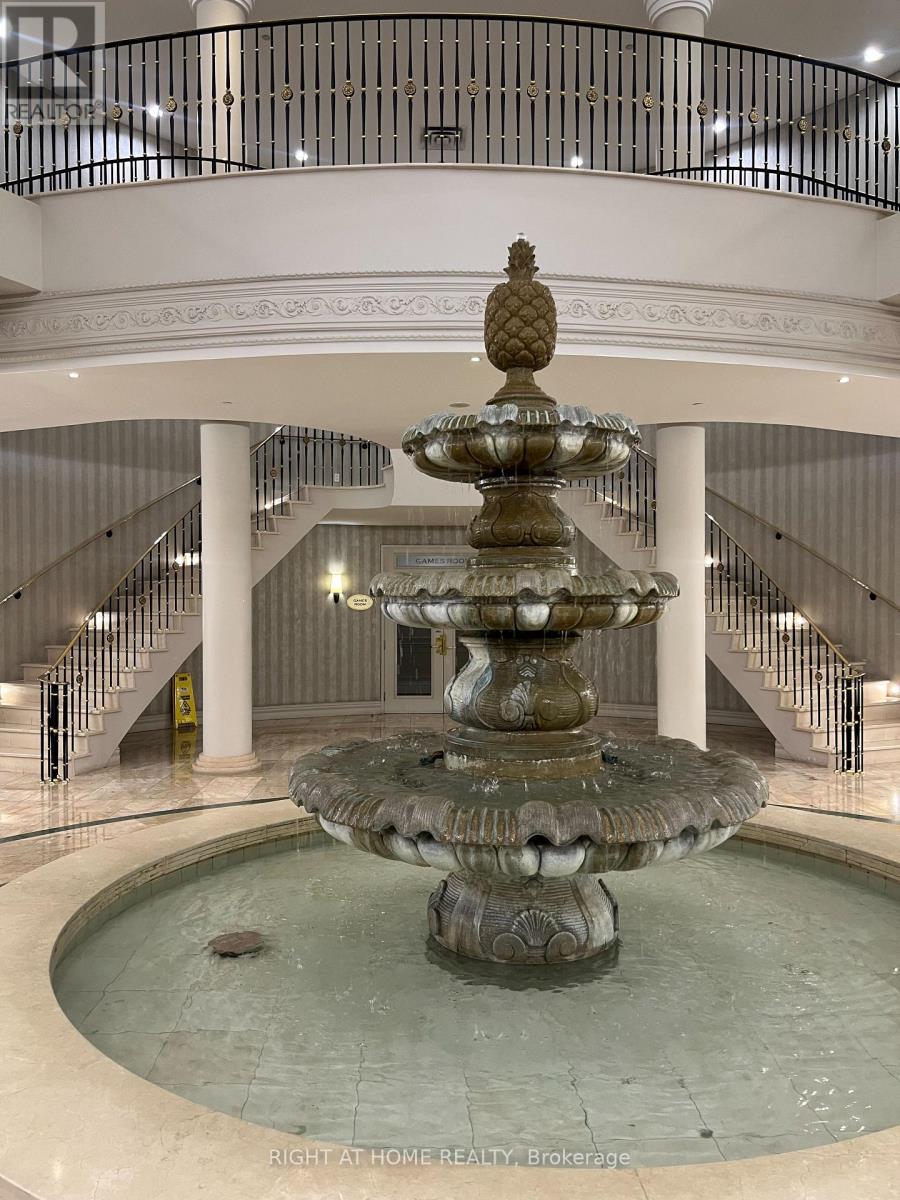 919 - 25 KINGSBRIDGE GARDEN CIRCLE