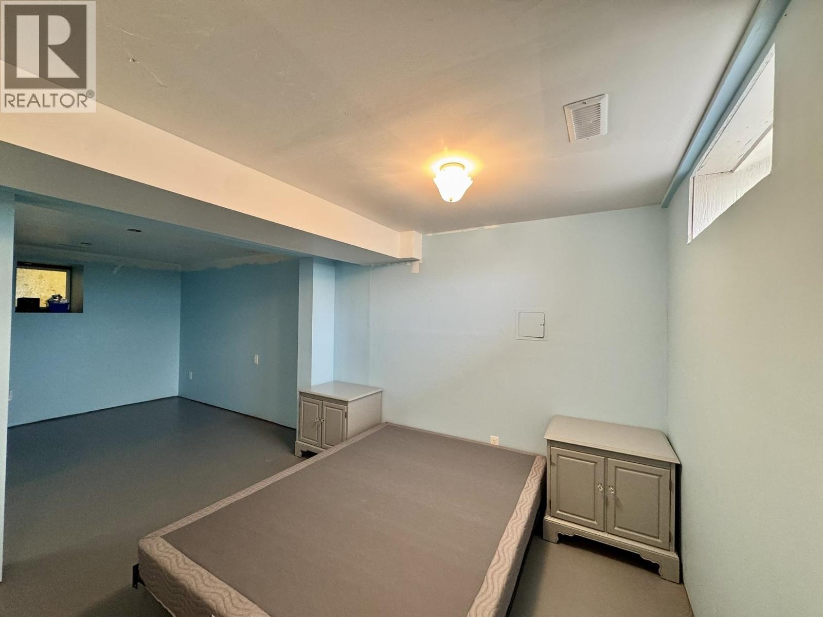 330 CEDAR AVENUE - 21