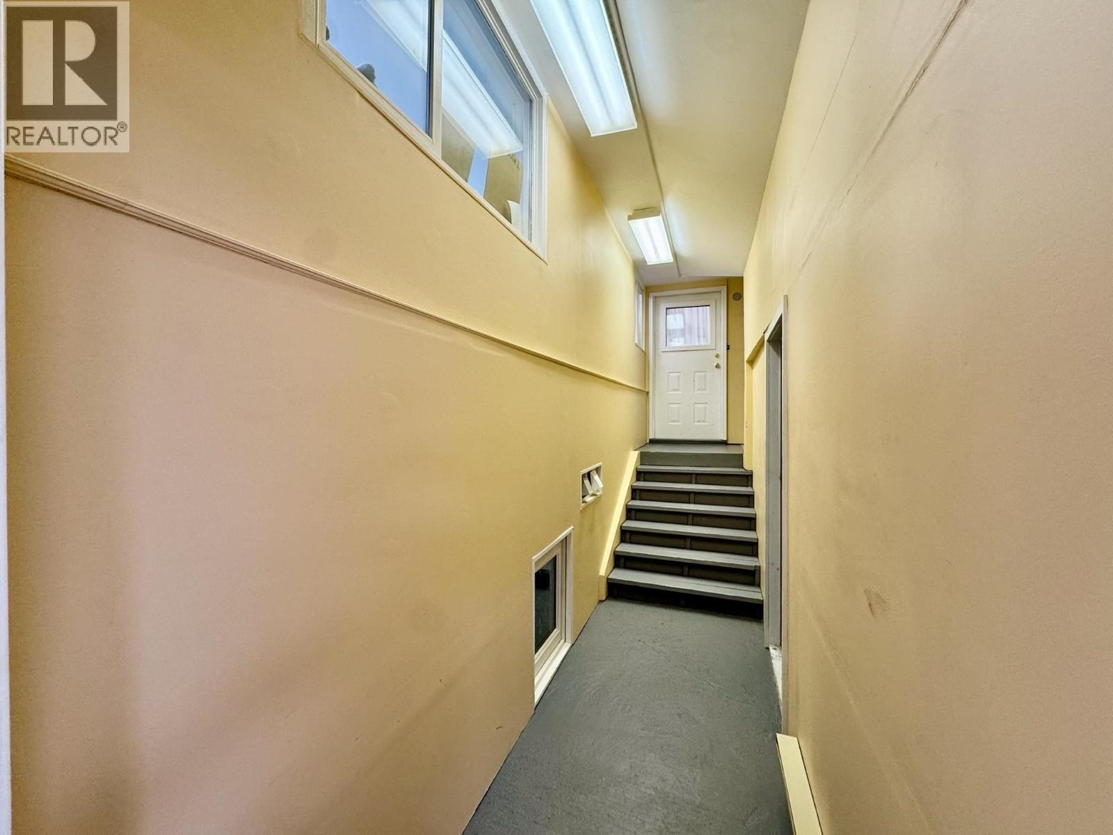 330 CEDAR AVENUE - 23