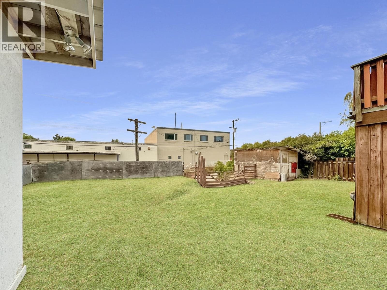 330 CEDAR AVENUE - 32