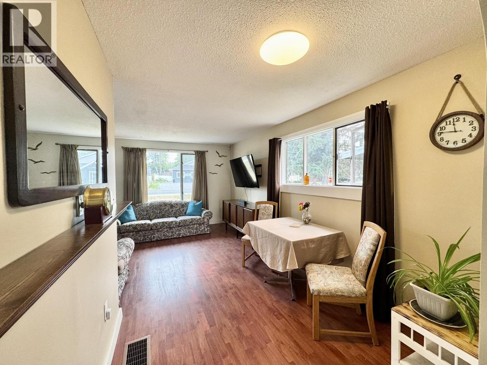 330 CEDAR AVENUE - 8