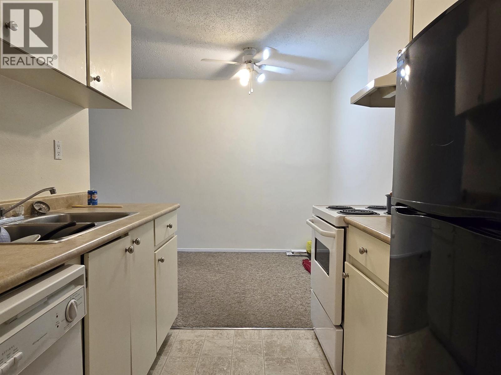 #415 282 N BROADWAY AVENUE - 4