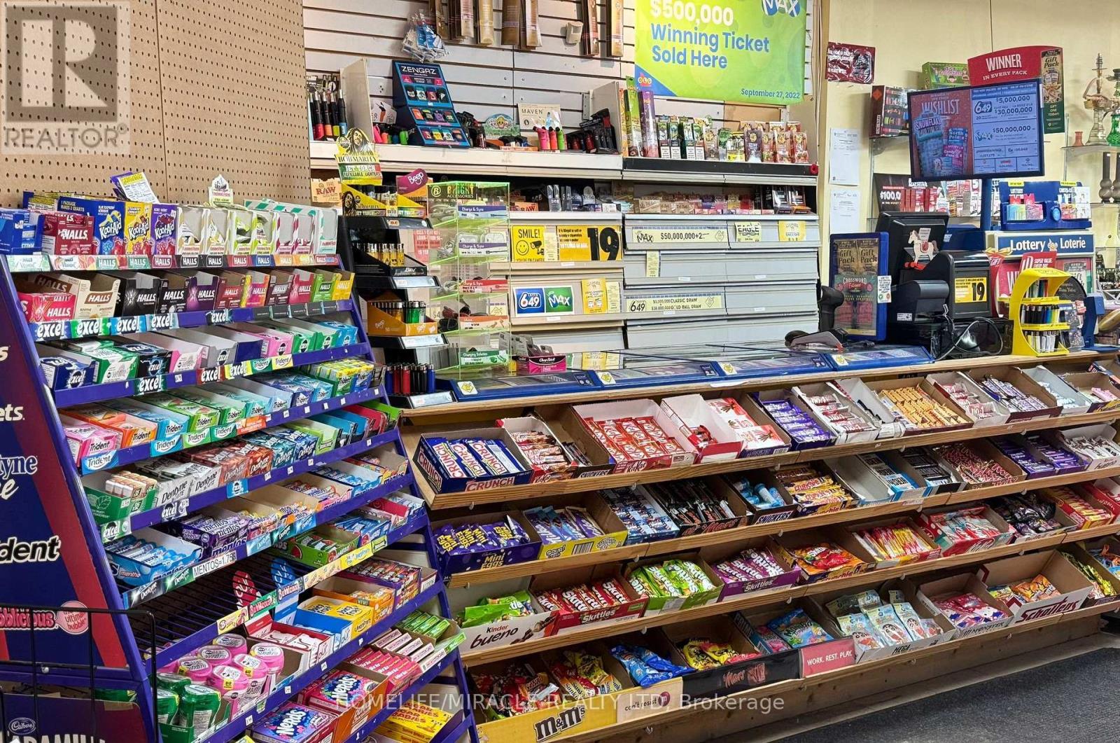 7 - 20 WOODLAWN ROAD E