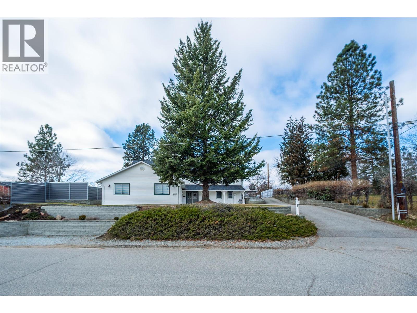 1150 Kelview Street, Kelowna