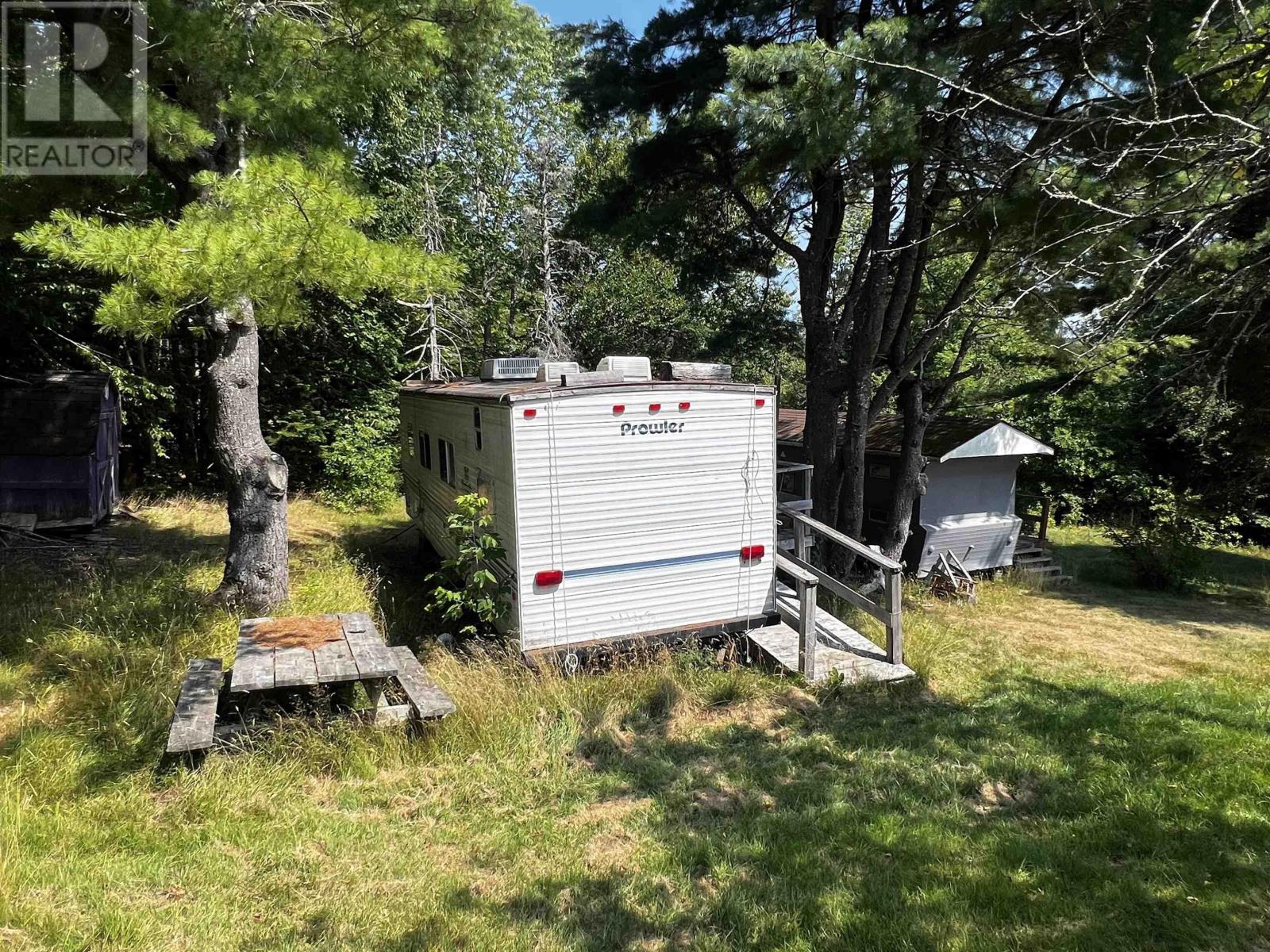 Property 10 of 13 of 35 shine Drive