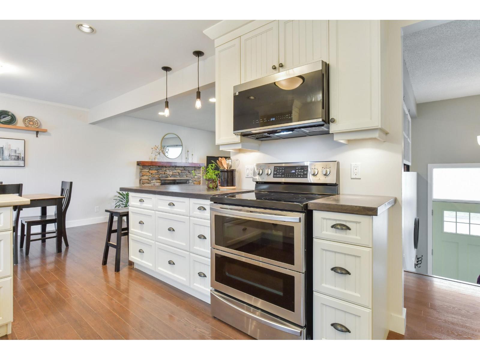 10008 DUBLIN DRIVE, Fairfield Island — photo 12
