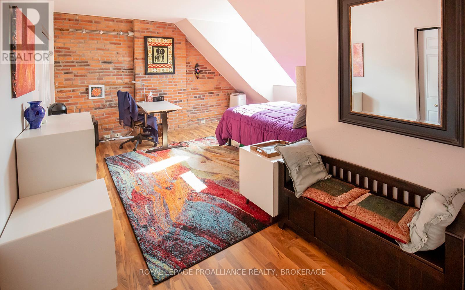 #2 244 KING STREET E - 13
