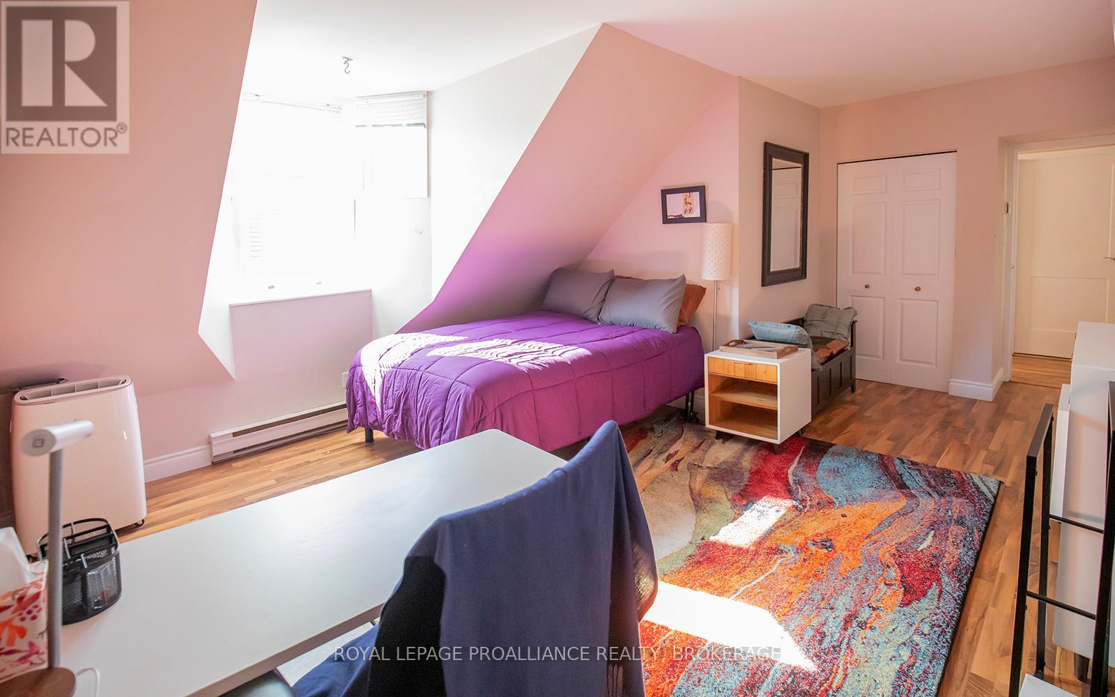 #2 244 KING STREET E - 14
