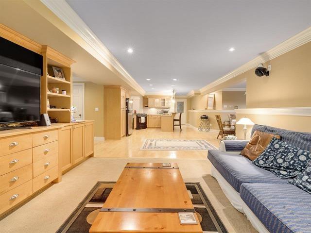 14008 MARINE DRIVE, White Rock