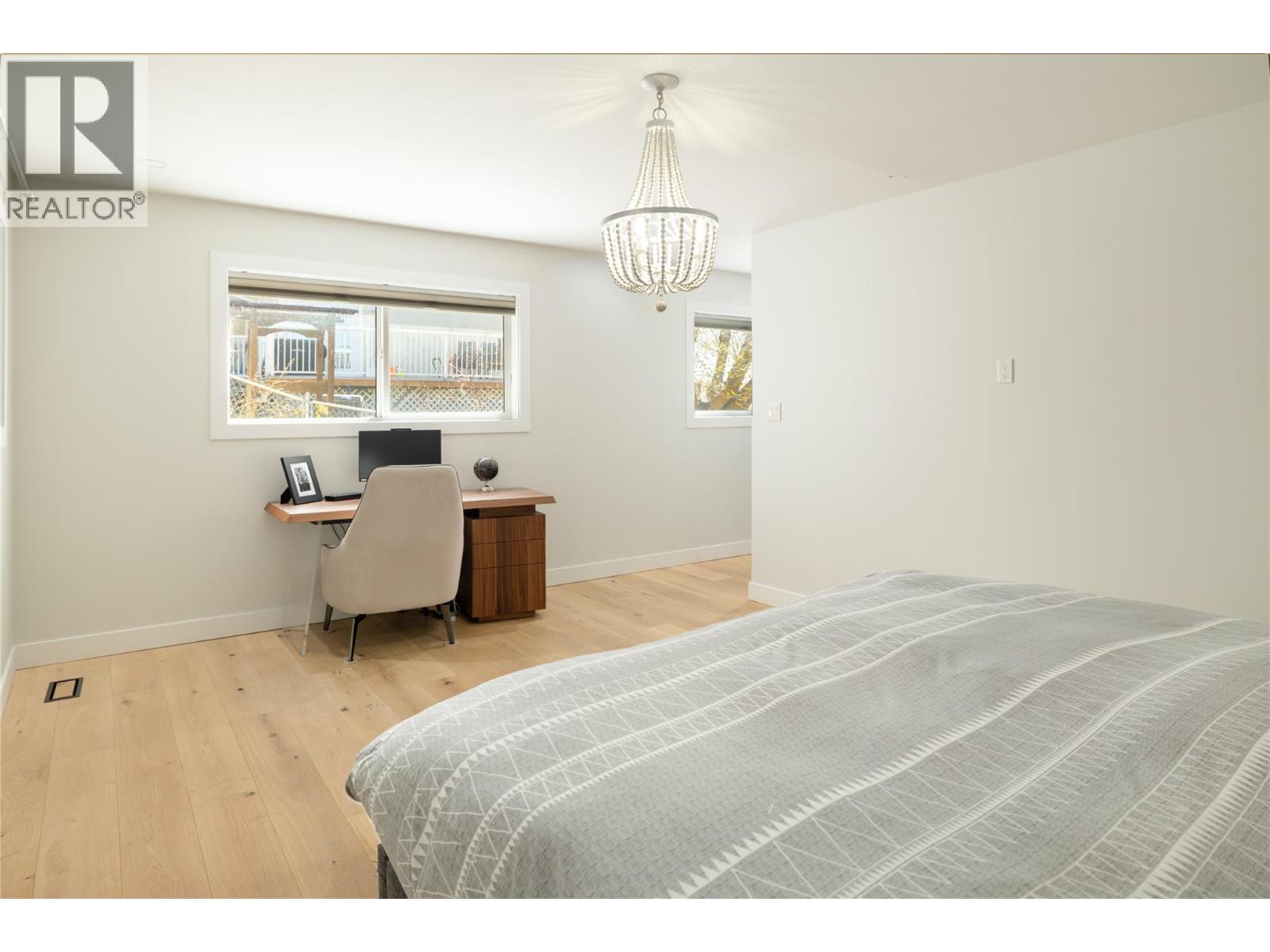 10942 RUSSELL ROAD - 17