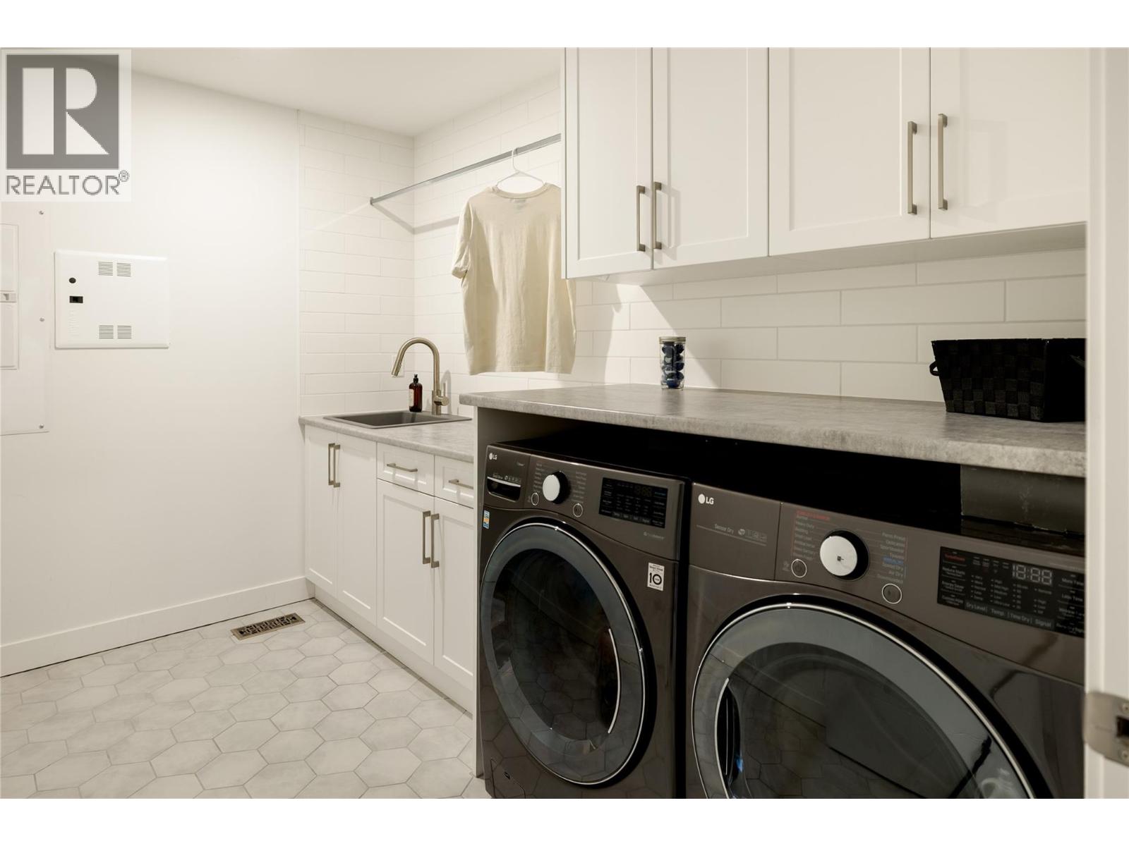 10942 RUSSELL ROAD - 26