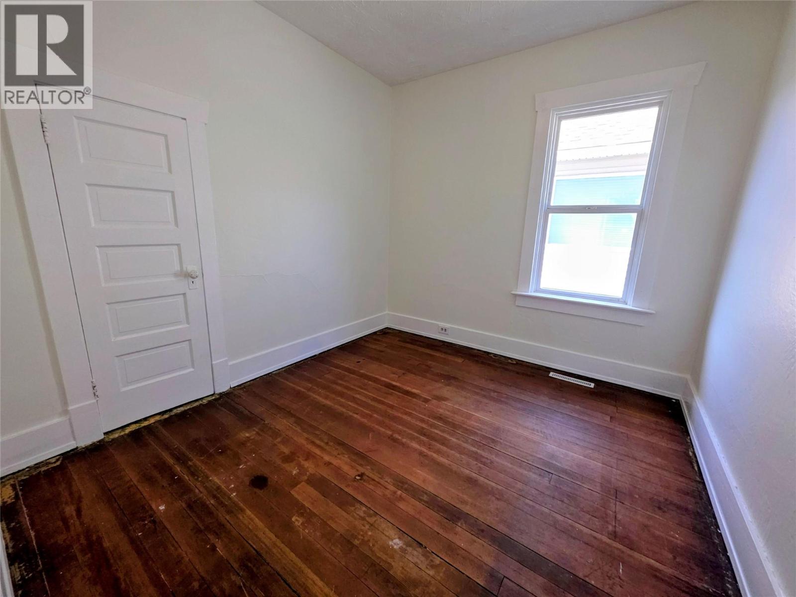 1497 SECOND AVENUE - 10