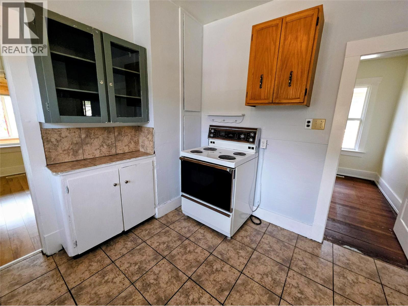 1497 SECOND AVENUE - 6