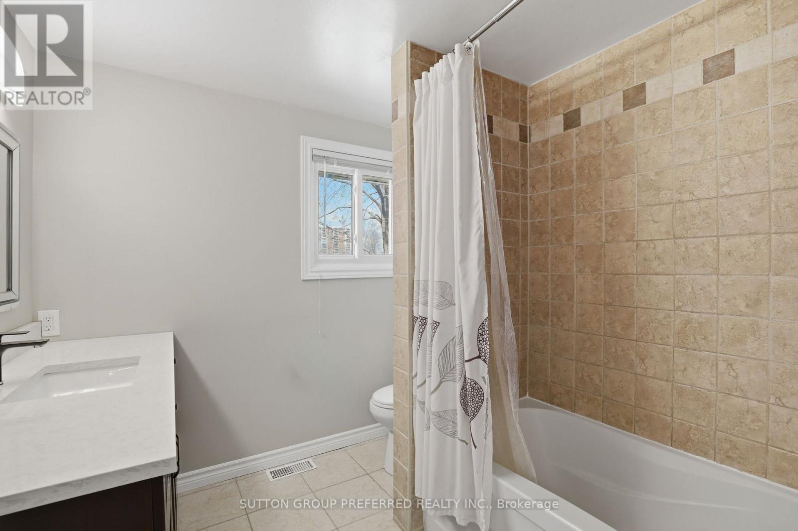 38 ALAYNE CRESCENT Property Photo