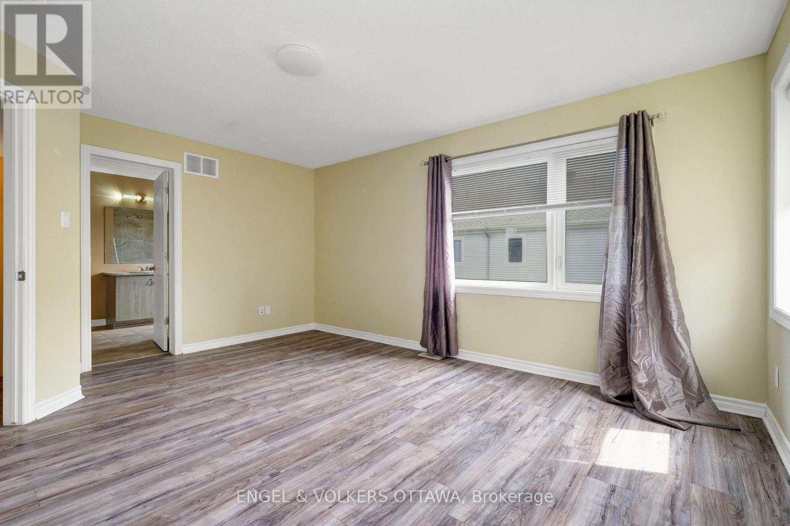305 LAMARCHE AVENUE - 17