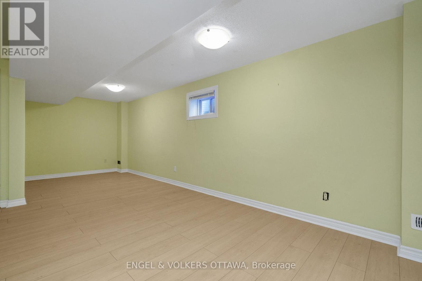 305 LAMARCHE AVENUE — photo 25