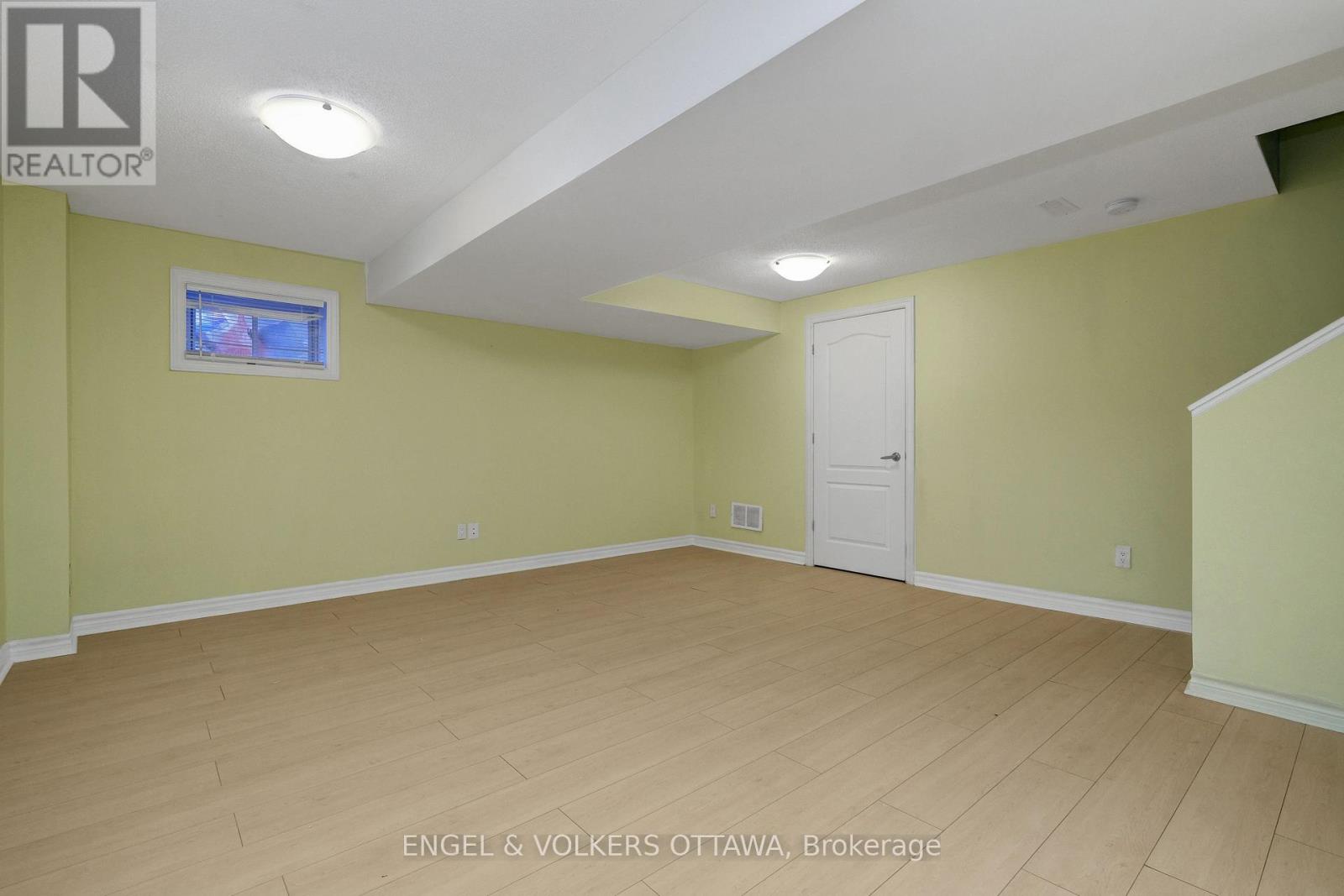 305 LAMARCHE AVENUE — photo 27