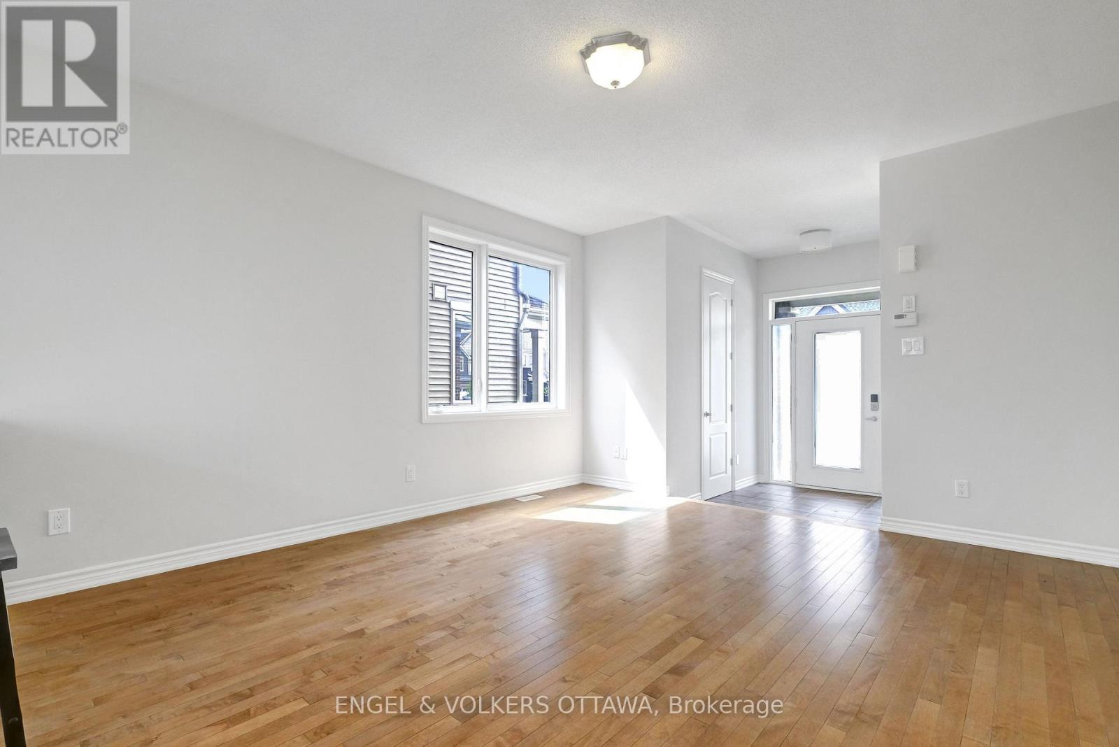 305 LAMARCHE AVENUE - 6