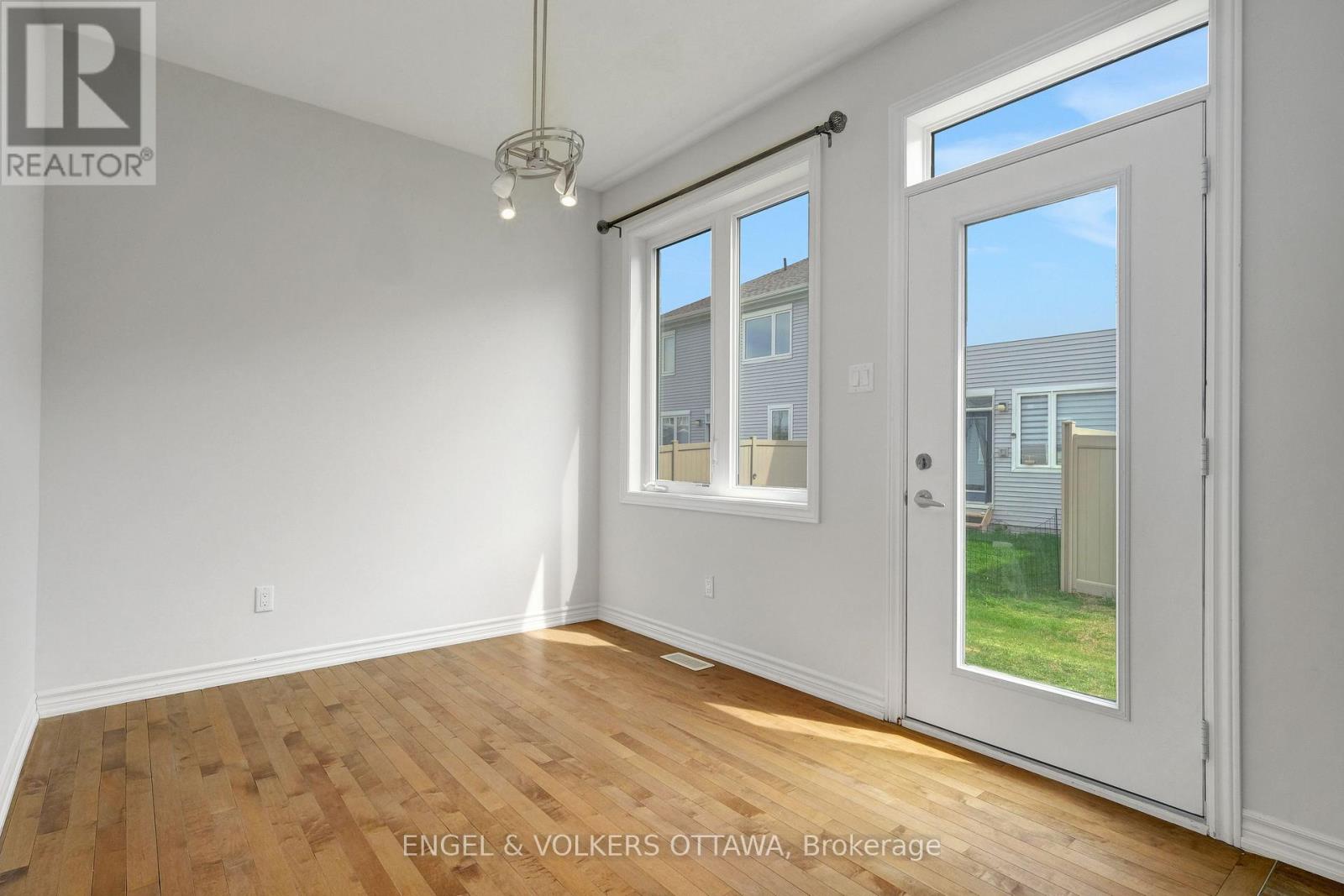 305 LAMARCHE AVENUE - 8