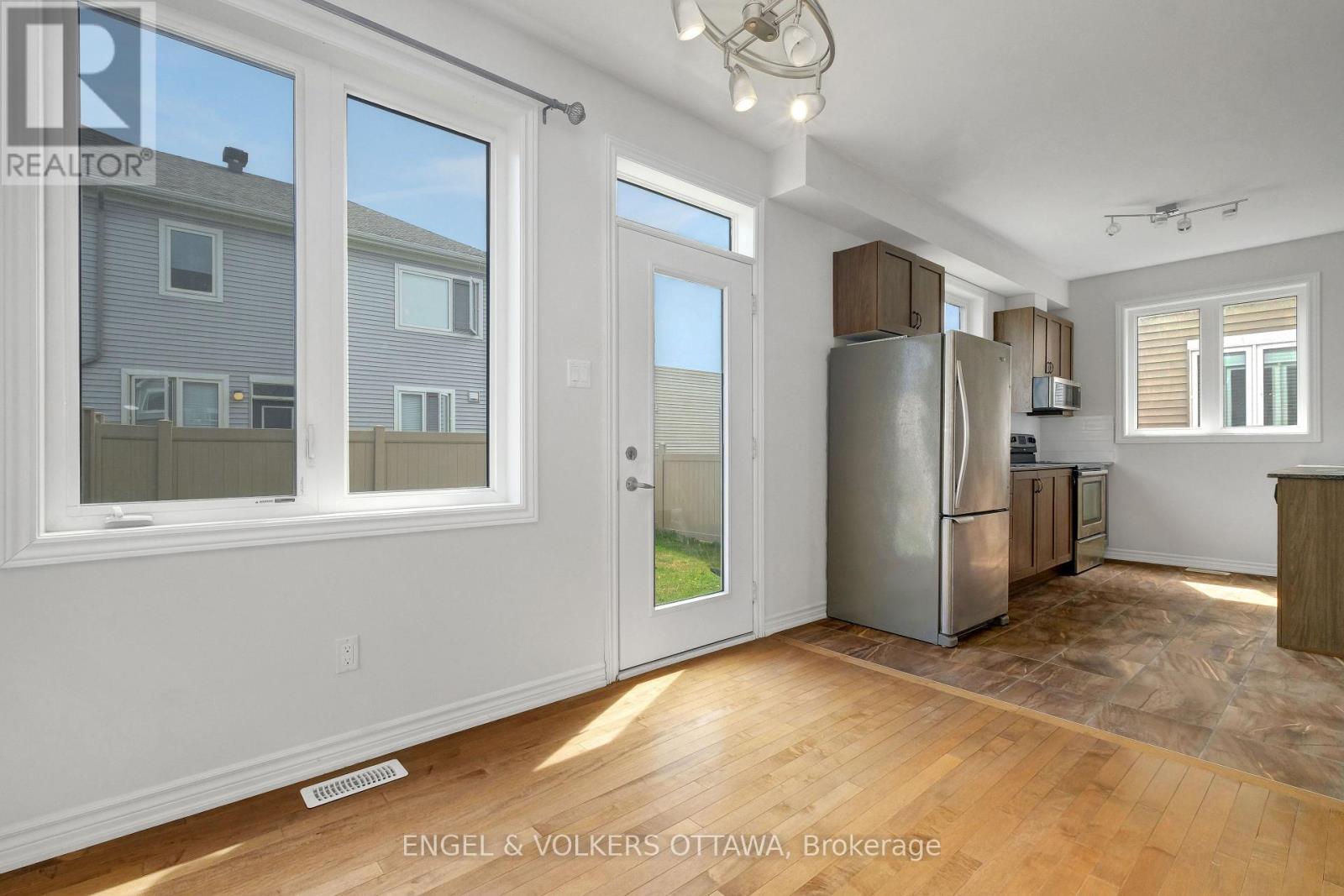305 LAMARCHE AVENUE - 9