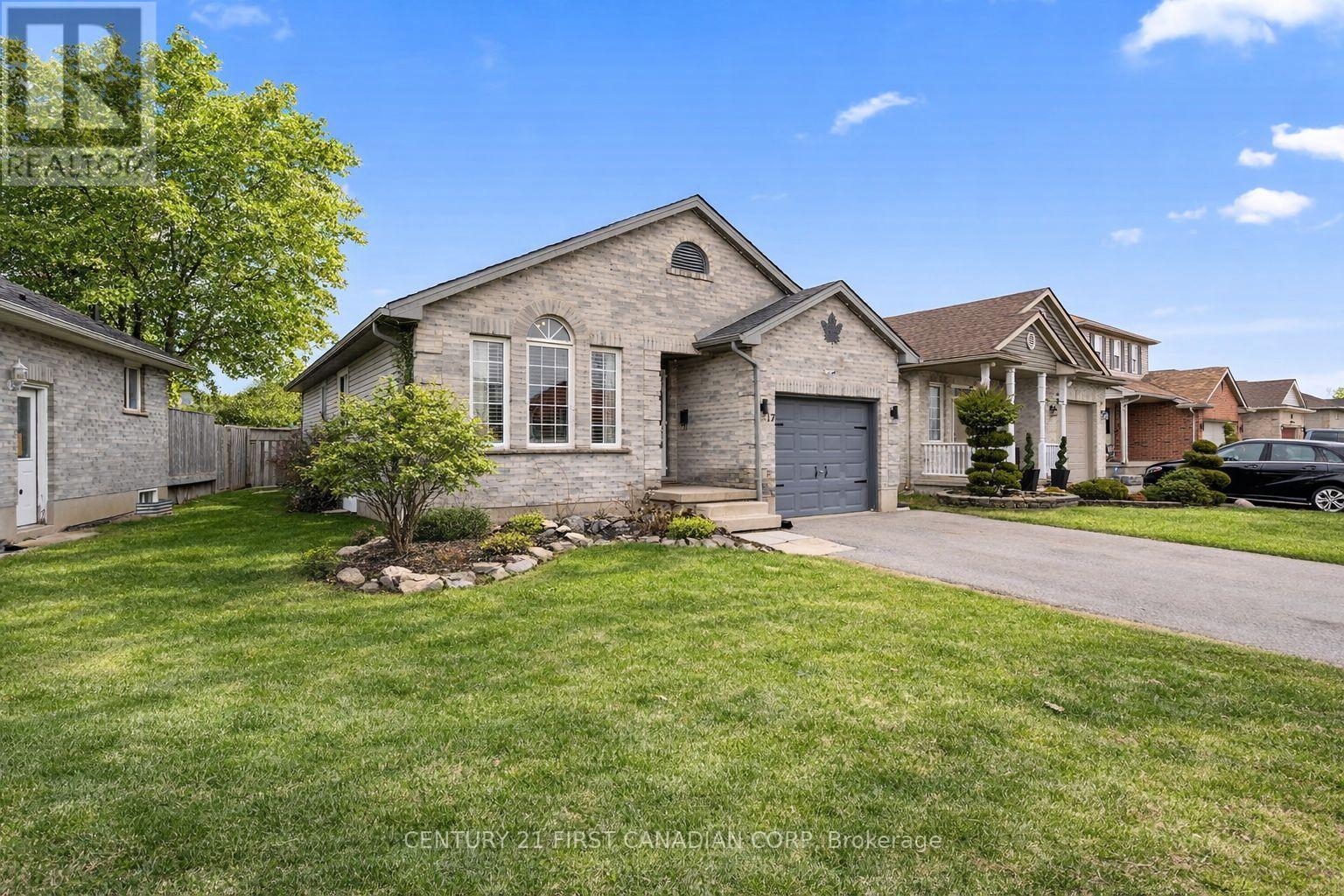 17 COTTONWOOD DRIVE E - 1